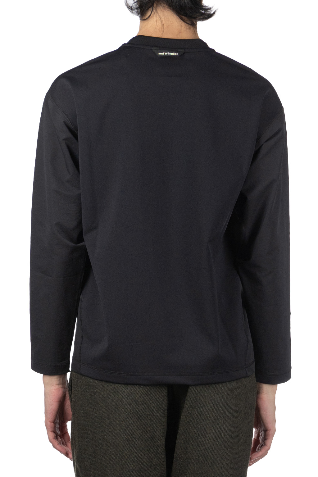 And Wander - Hybrid Warm Pocket LS Tee - Black