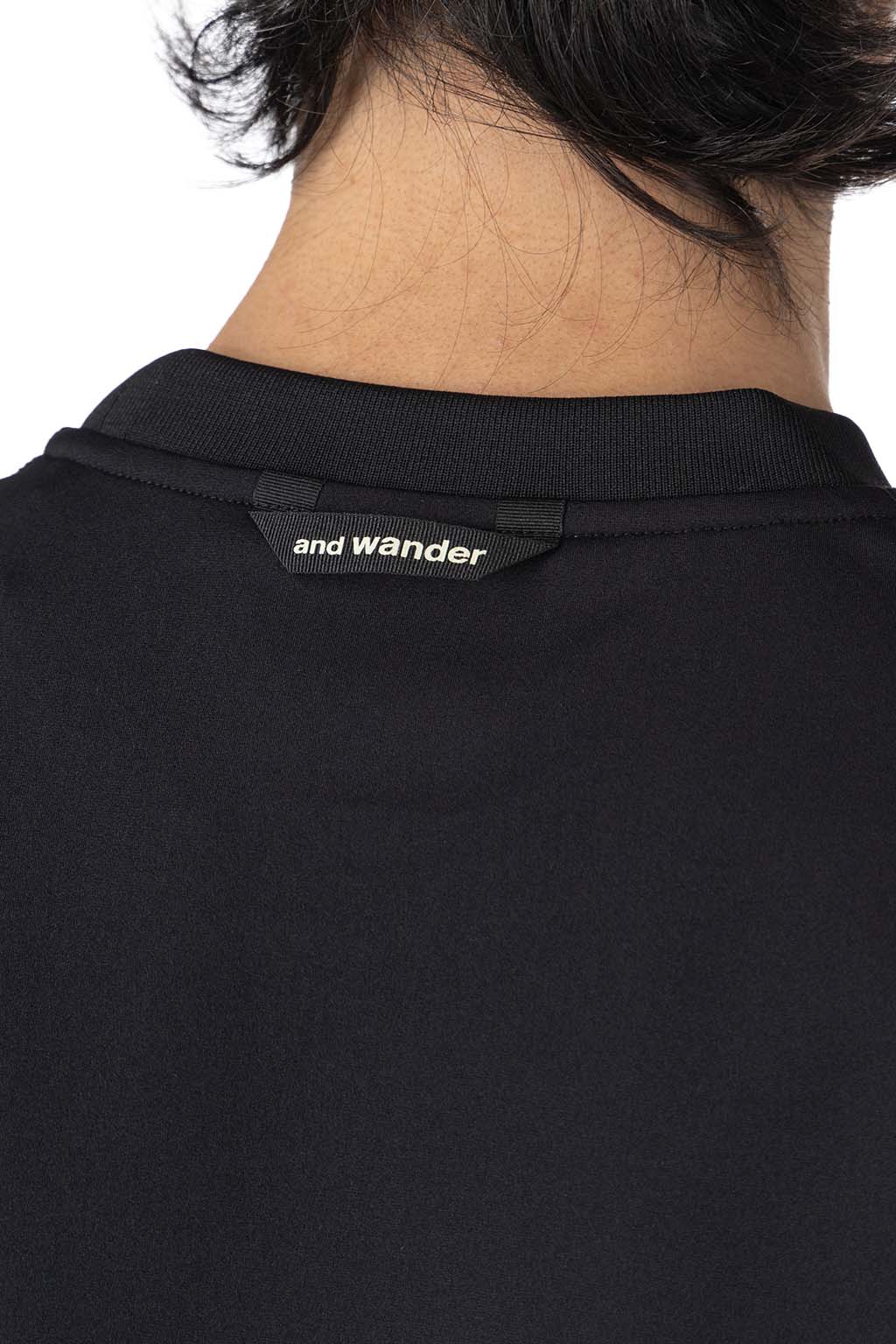 And Wander - Hybrid Warm Pocket LS Tee - Black