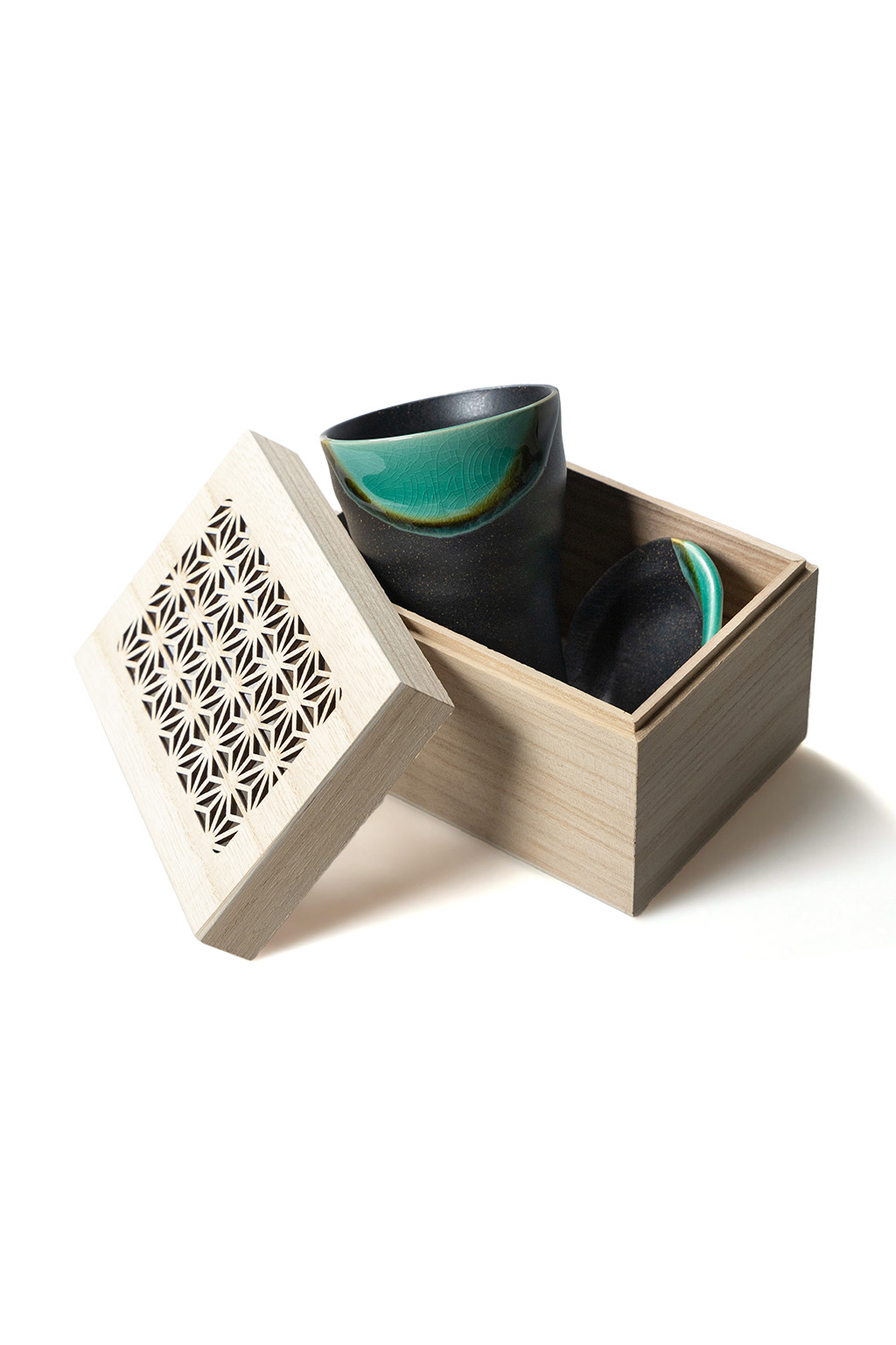 Mino Pottery - CUP AND PLATE SET IN WOODEN BOX