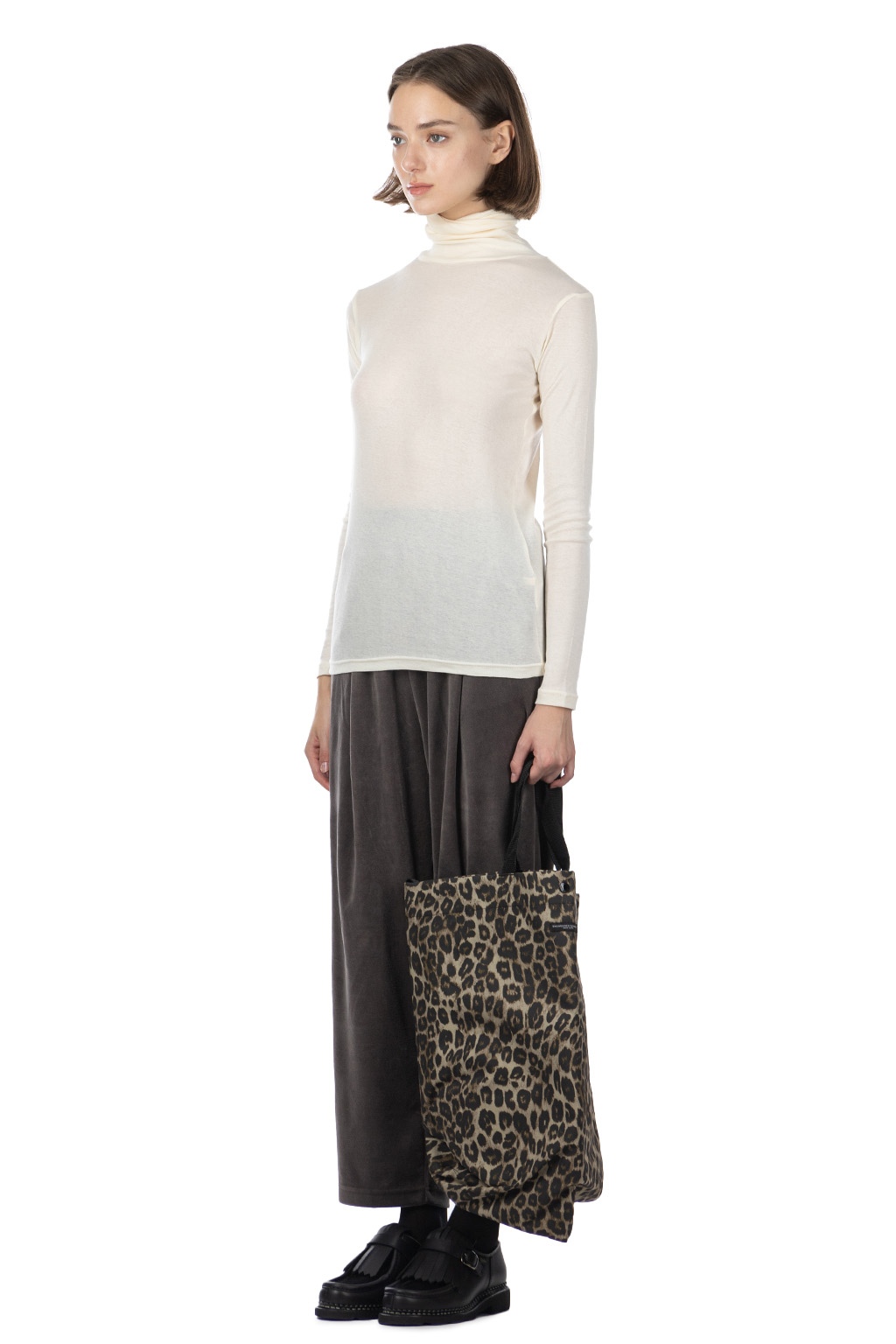 NARU  - Soft Milling Twisted Turtleneck - Ecru