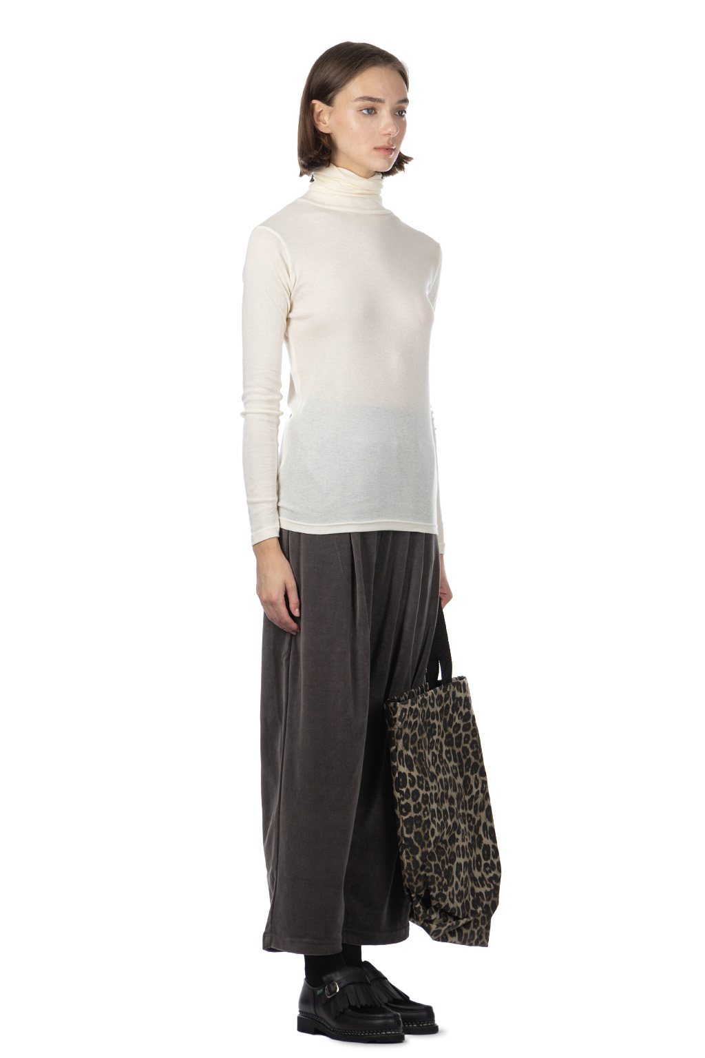 NARU  - Soft Milling Twisted Turtleneck - Ecru